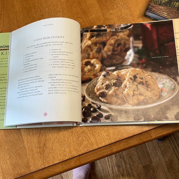 BNWT southern, living, incredible cookie, hard cover book - Picture 4 of 4